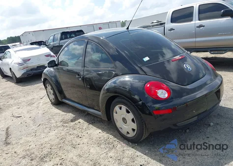 2010 Volkswagen New Beetle z USA, uszkodzony, nr VIN 3VWPG3AG7AM018434